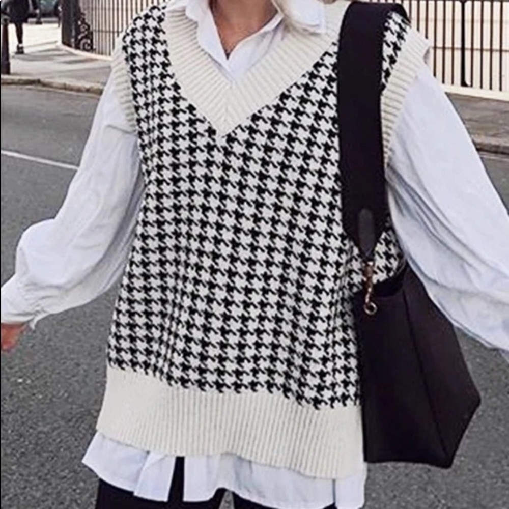 Houndstooth Sweater Vest Black and Cream